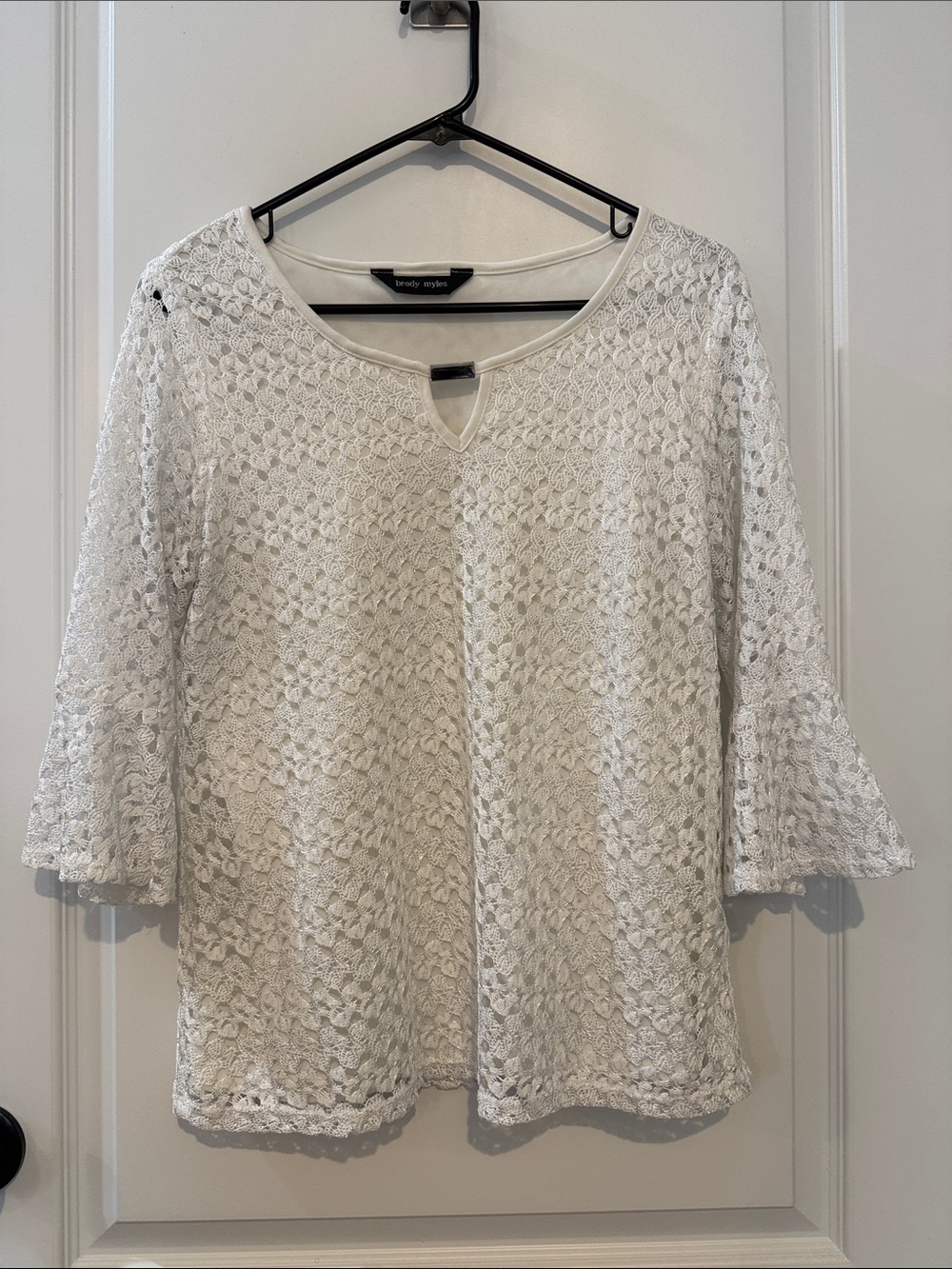 Brody Styles White Lace Bell-Sleeve Blouse